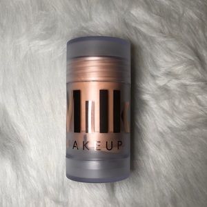 Milk Makeup Luminous Blur Stick Primer
